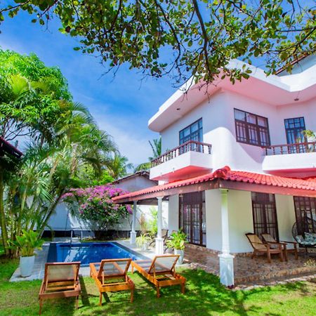 Nibbana Mirissa Hotel Exterior photo