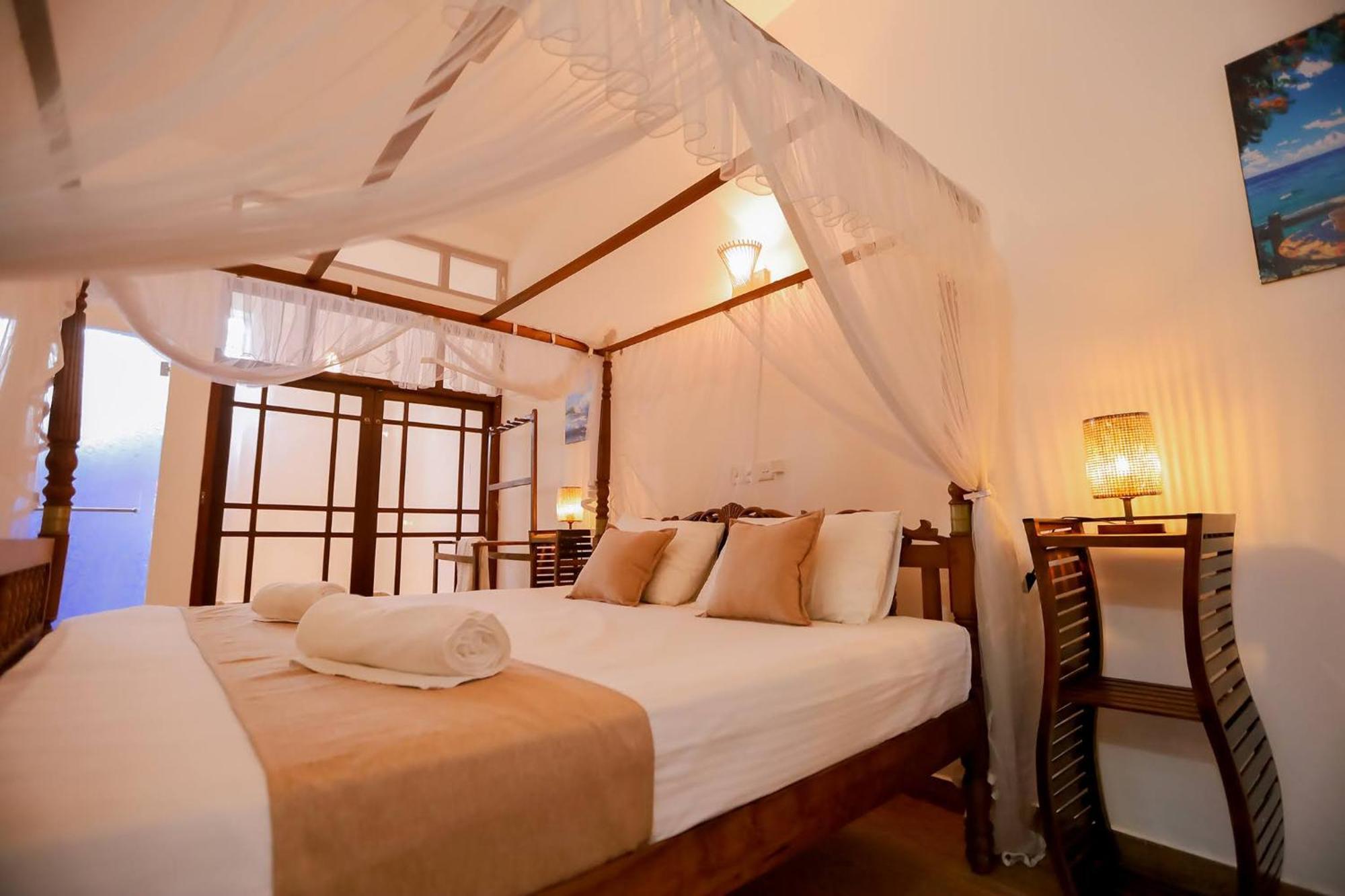 Nibbana Mirissa Hotel Exterior photo