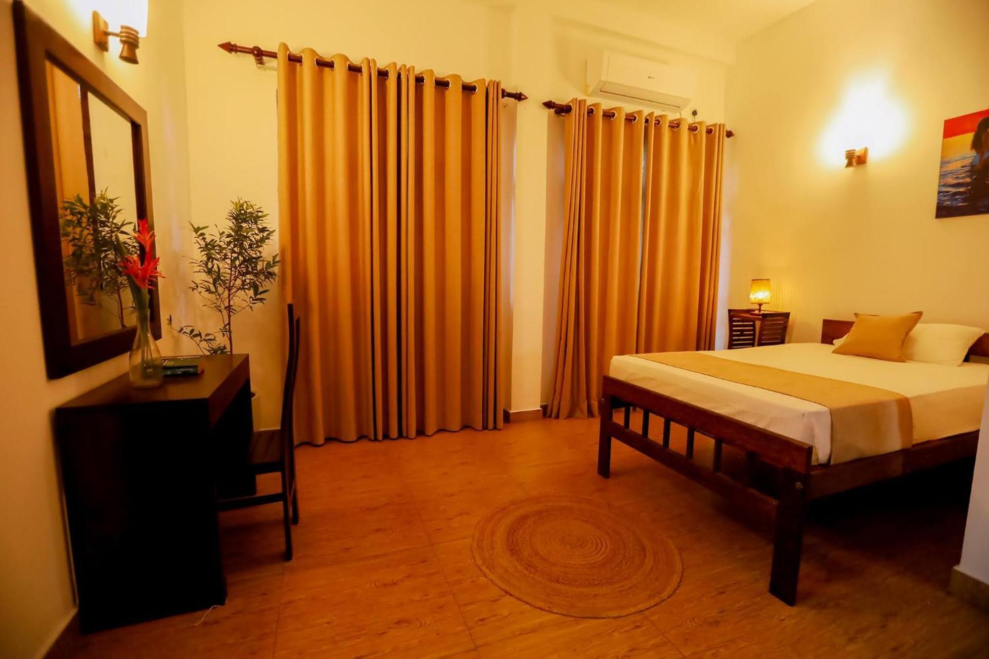 Nibbana Mirissa Hotel Room photo