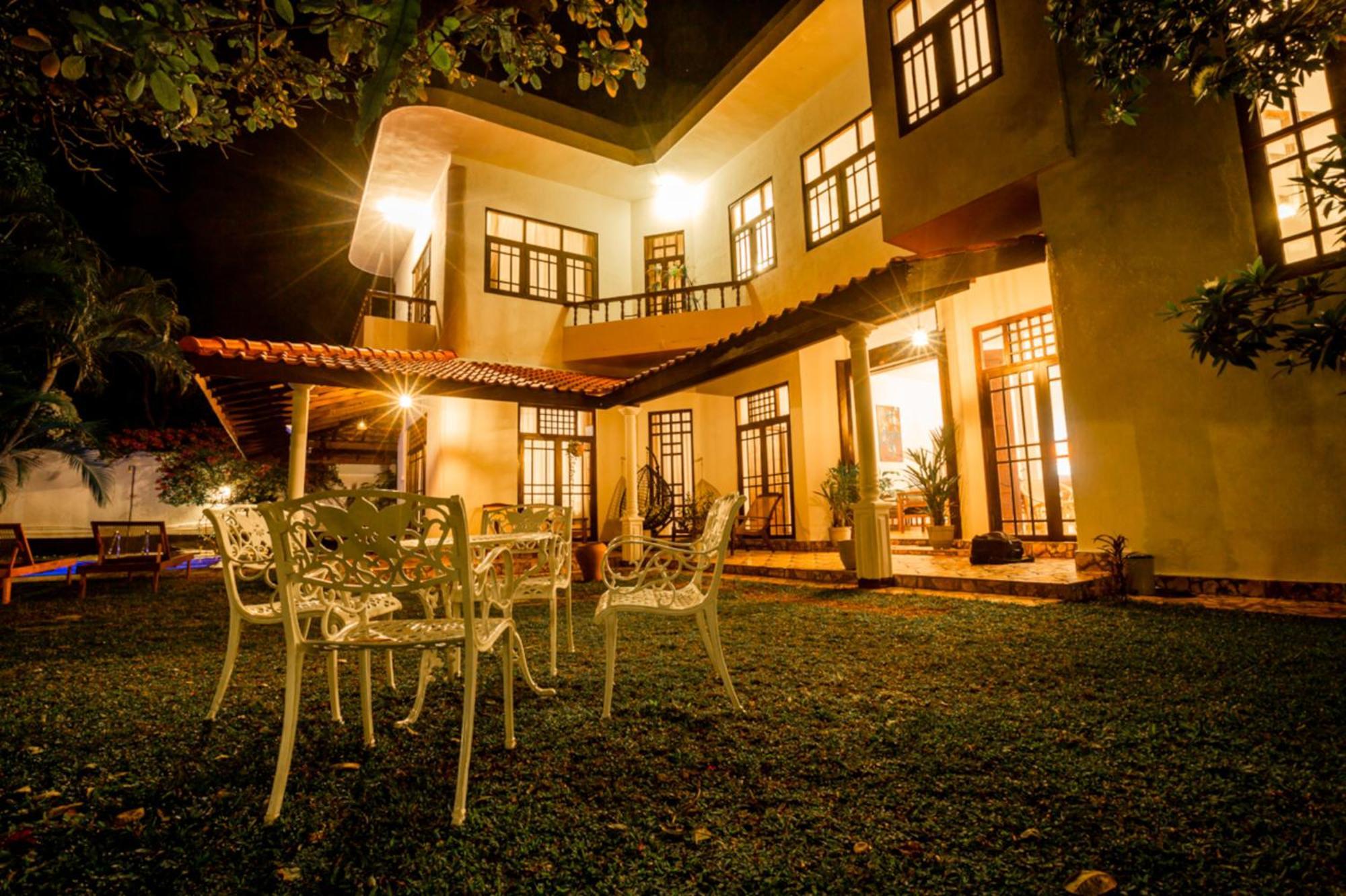 Nibbana Mirissa Hotel Exterior photo